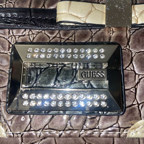 Large Guess Tri-fold Patent Leather Bling Wallet. Good Condition. - Picture 6 of 8